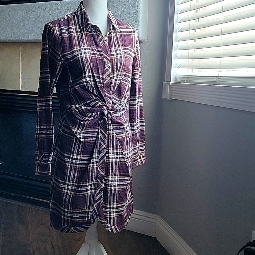 Heartloom dress, size medium, burgundy, white, black plaid